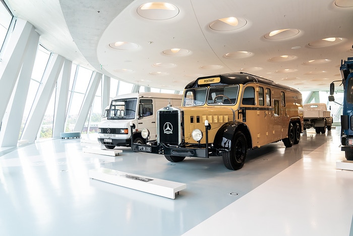 In diesem Mercedes-Benz Omnibus geht bis in die 1970er-Jahre die Post ab