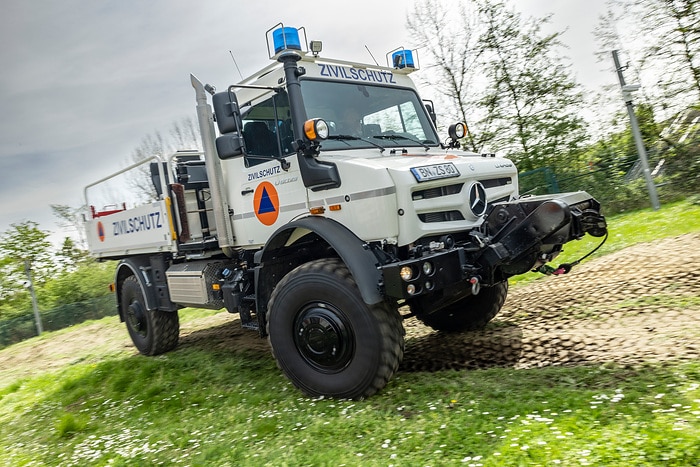 Mercedes-Benz Unimog U 5023 auf der Demopark 2023: bewährter Katastrophenhelfer für Städte und Kommunen in extremen Wettersituationen