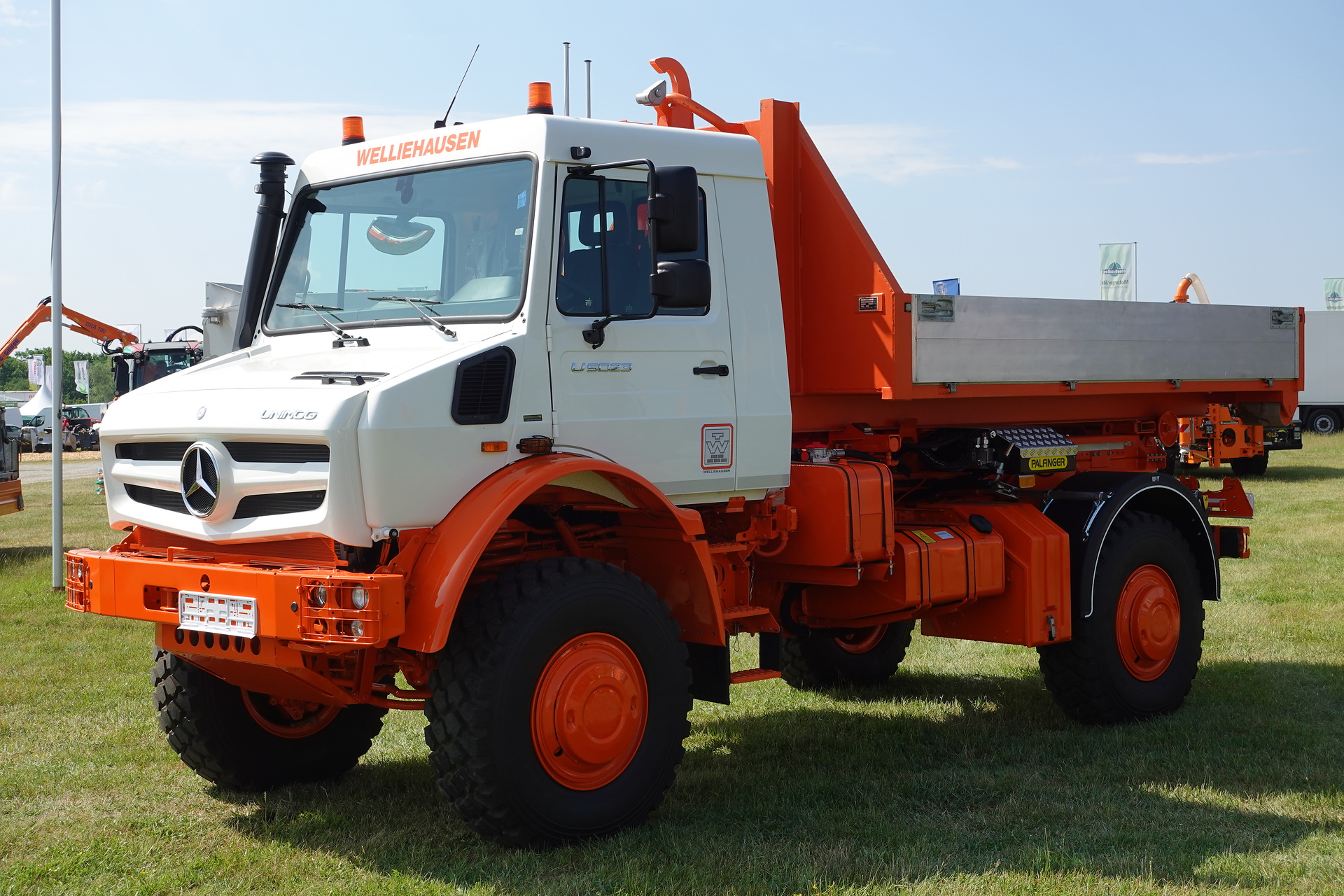 Mercedes-Benz Unimog U 5023 auf der Demopark 2023: bewährter Katastrophenhelfer für Städte und Kommunen in extremen Wettersituationen