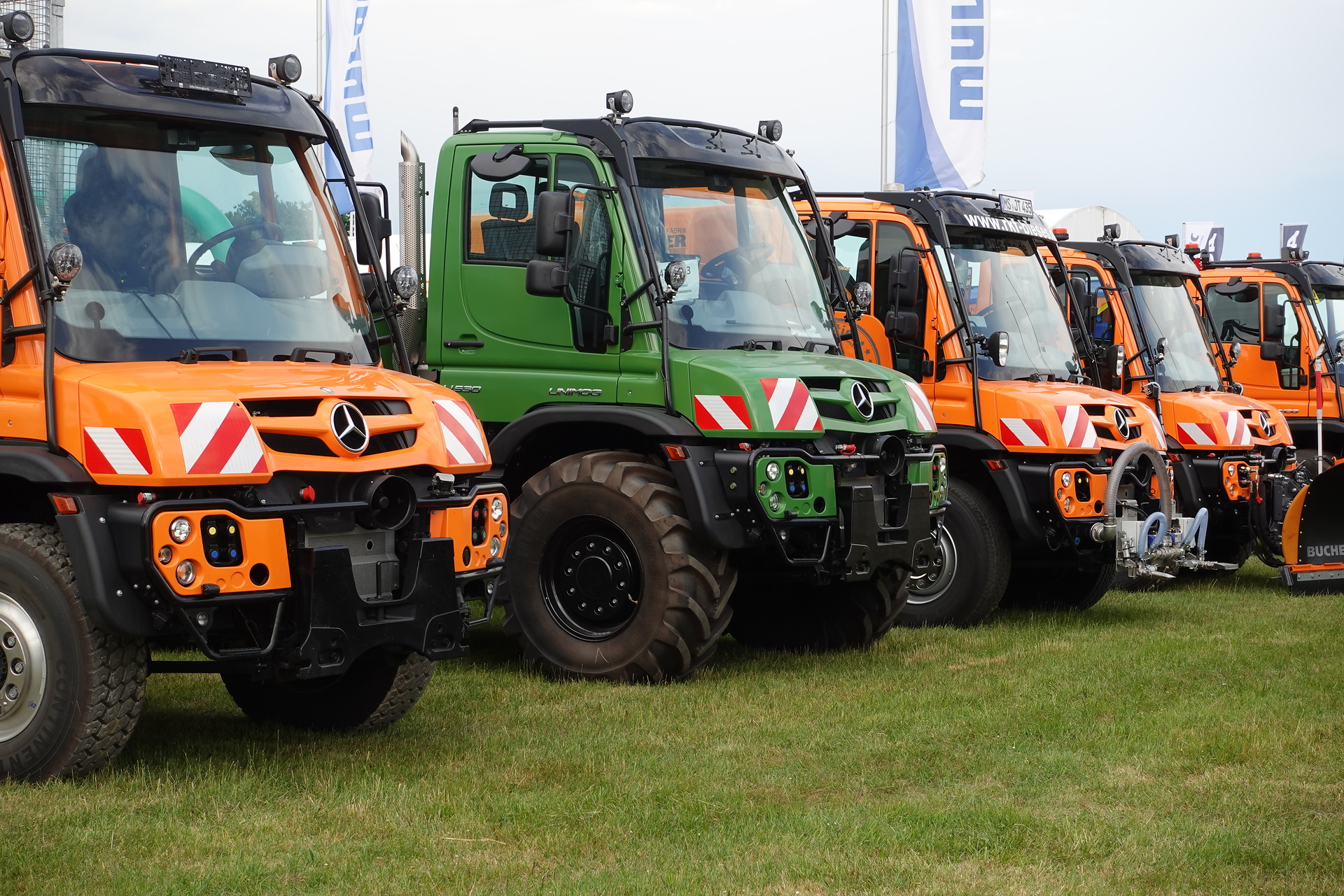 Mercedes-Benz Unimog U 5023 auf der Demopark 2023: bewährter Katastrophenhelfer für Städte und Kommunen in extremen Wettersituationen