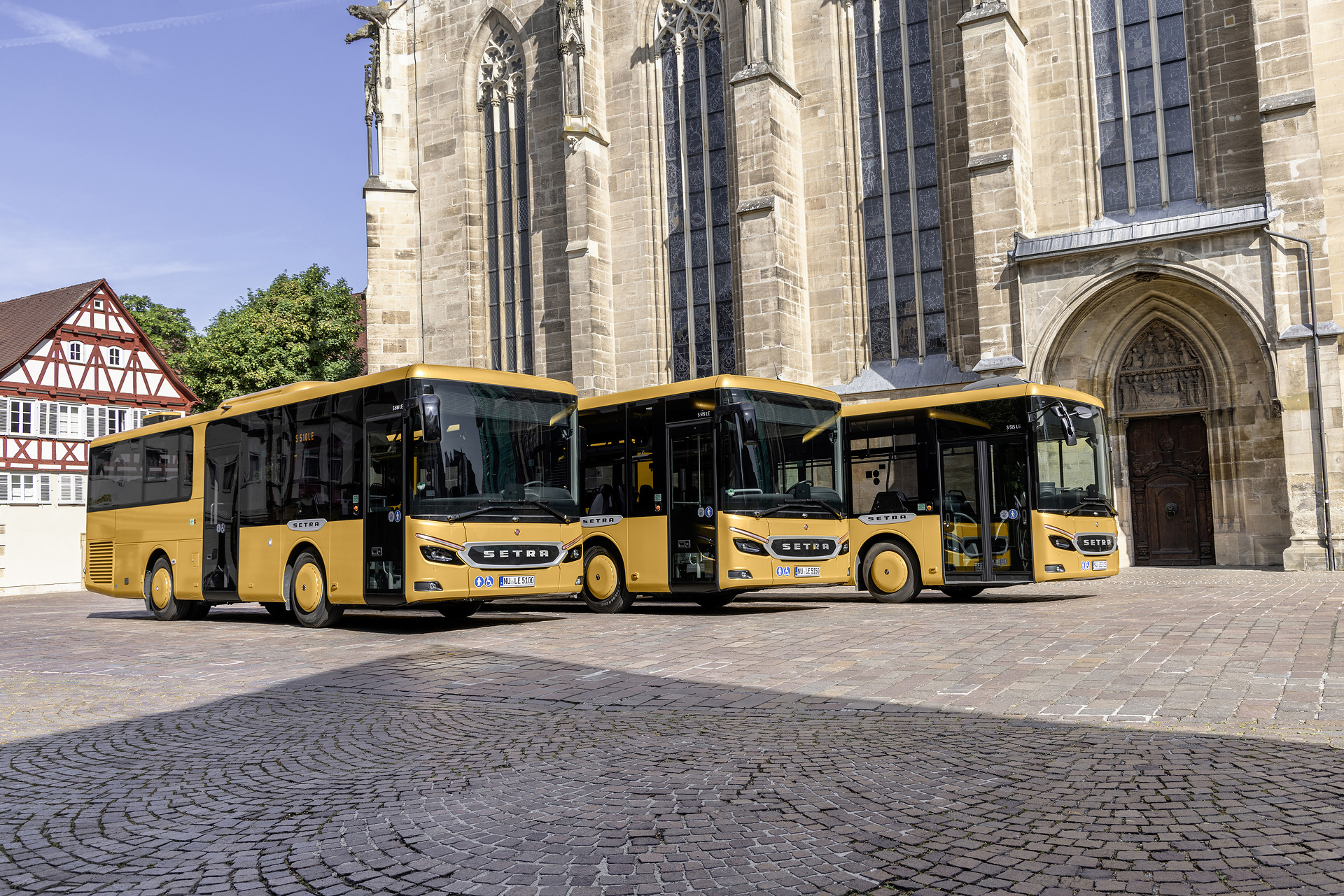 Setra MultiClass 500 LE, S 510 LE, S 515 LE, Honiggelb metallic Pressefahrt Schwäbisch Gmünd: Die neue Setra MultiClass 500 LE