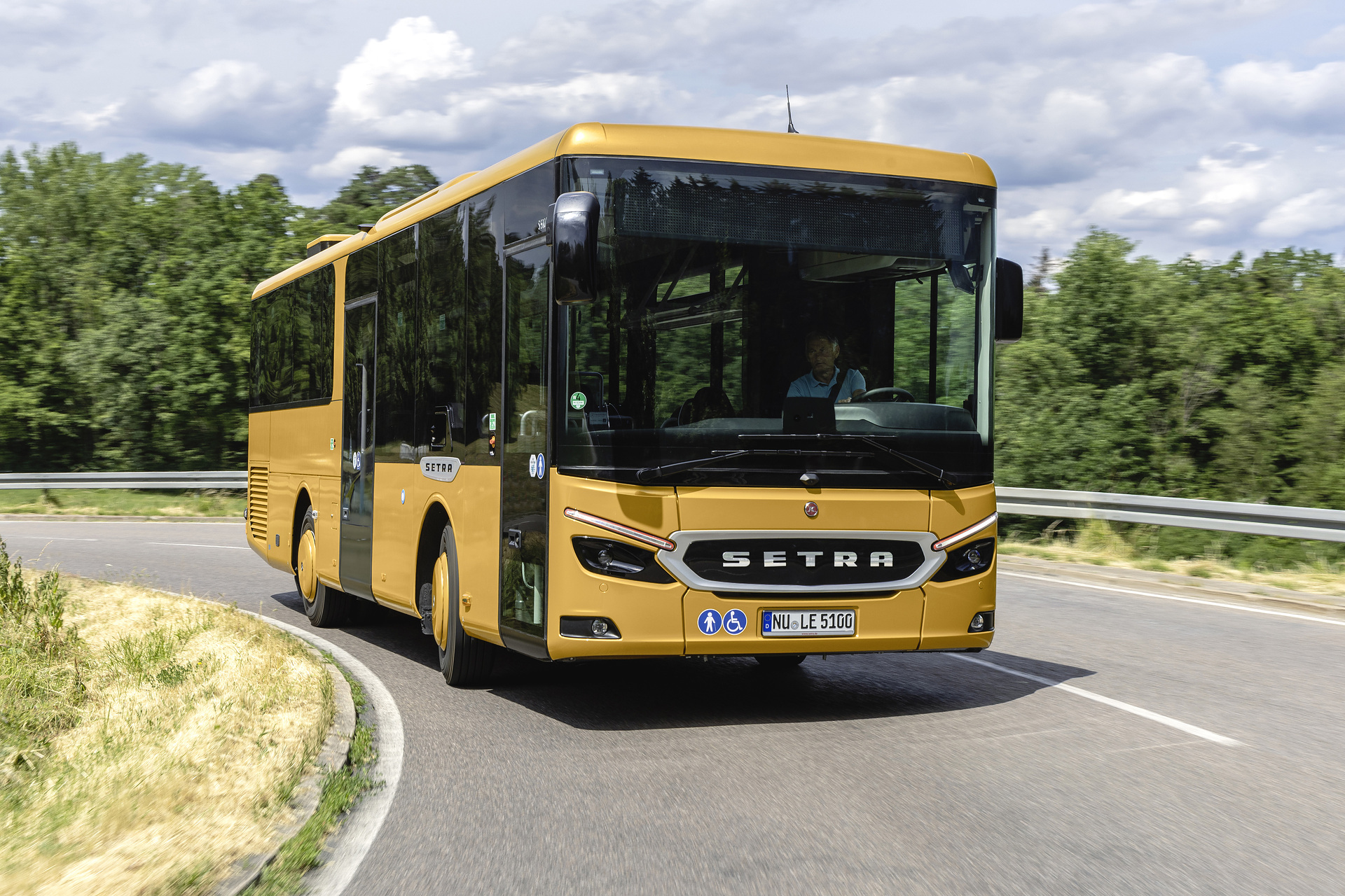 Setra MultiClass 500 LE, S 510 LE, Honiggelb metallic Pressefahrt Schwäbisch Gmünd: Setra MultiClass 500 LE
