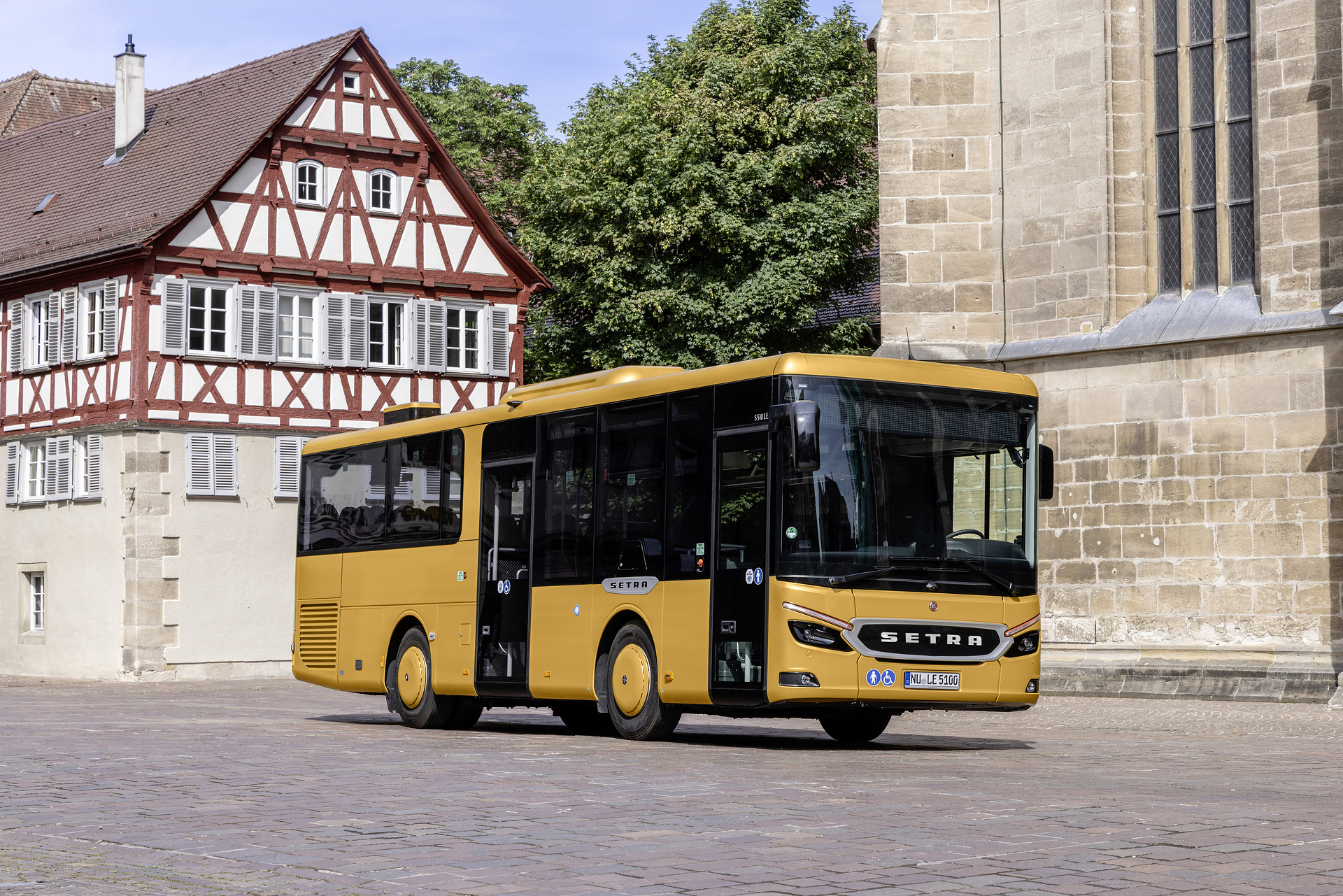 Setra MultiClass 500 LE, S 510 LE, Honiggelb metallic Pressefahrt Schwäbisch Gmünd: Setra MultiClass 500 LE