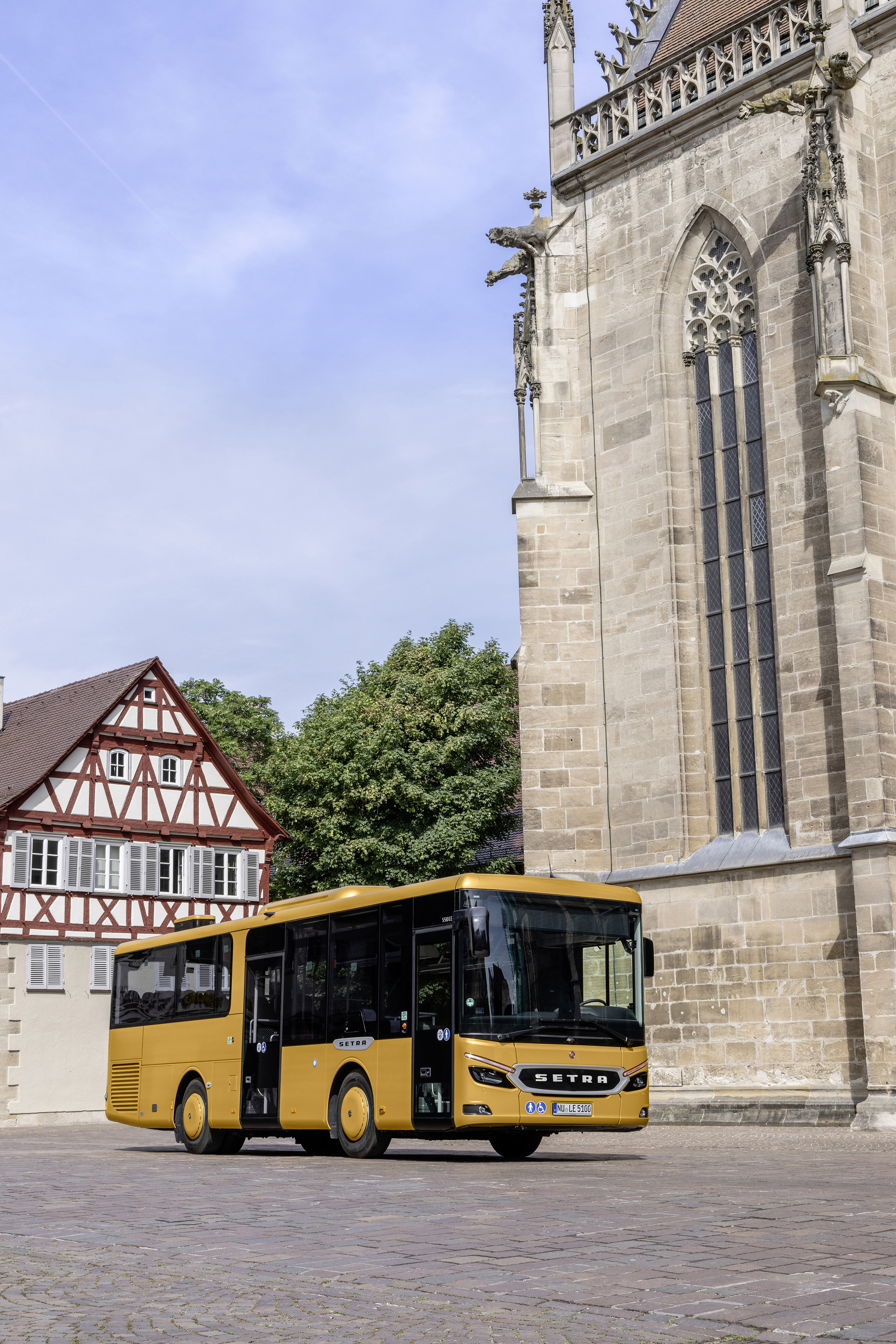 Setra MultiClass 500 LE, S 510 LE, Honiggelb metallic Pressefahrt Schwäbisch Gmünd: Setra MultiClass 500 LE