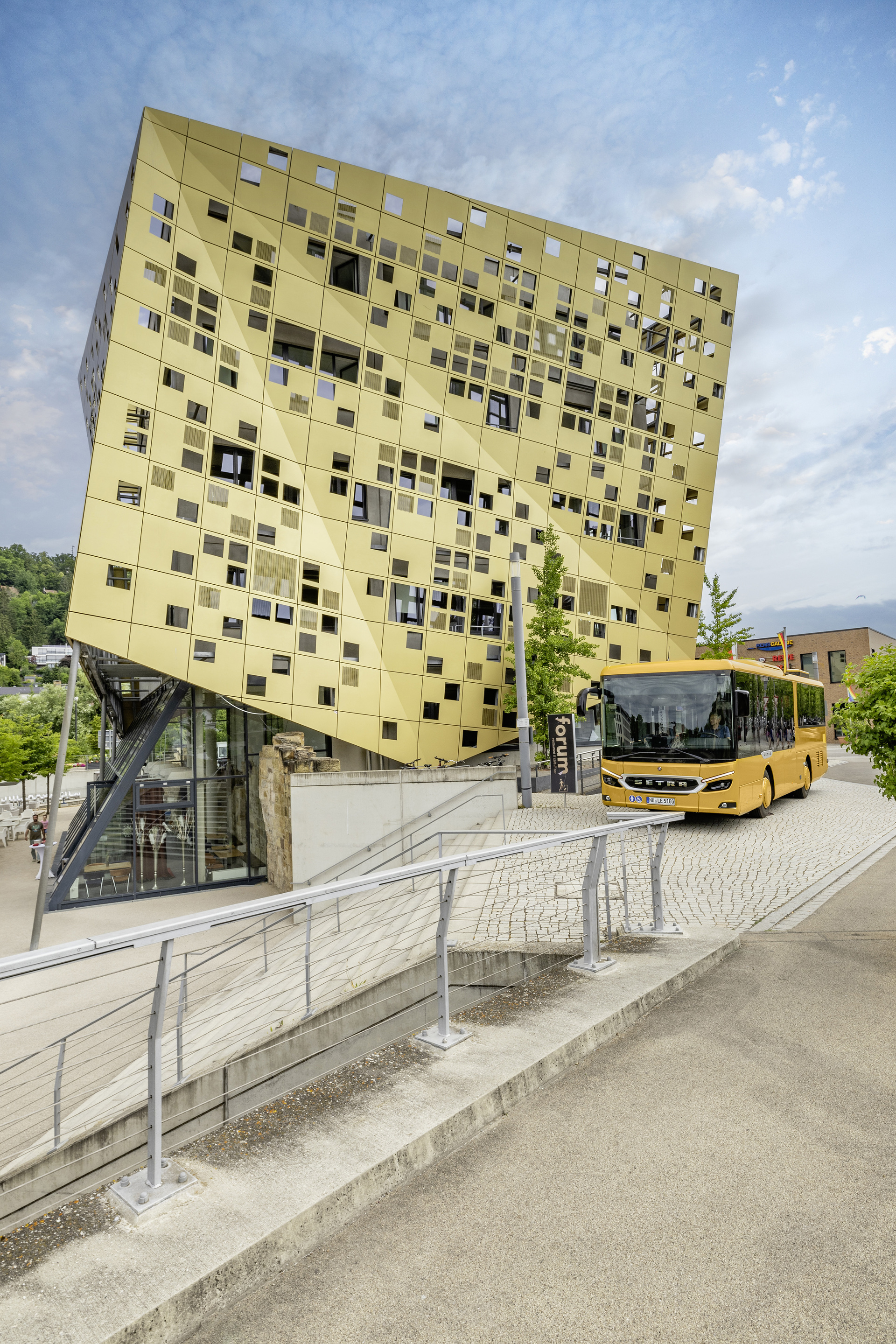 Setra MultiClass 500 LE, S 510 LE, Honiggelb metallic Pressefahrt Schwäbisch Gmünd: Setra MultiClass 500 LE