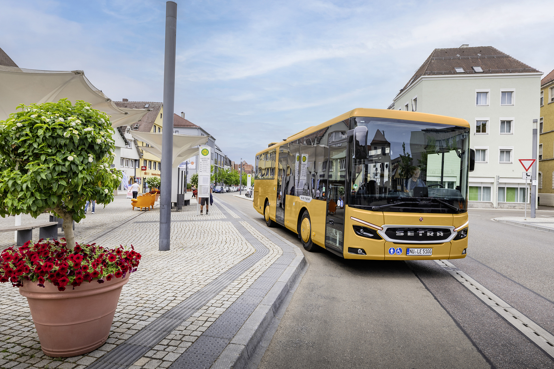 Setra MultiClass 500 LE, S 510 LE, Honiggelb metallic Pressefahrt Schwäbisch Gmünd: Setra MultiClass 500 LE
