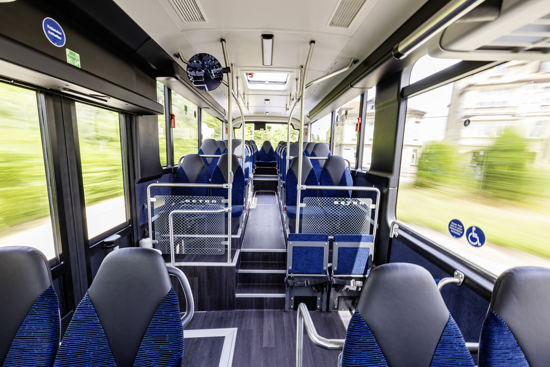 Setra MultiClass 500 LE, S 515 LE, Honiggelb metallic Pressefahrt Schwäbisch Gmünd: Die neue Setra MultiClass 500 LE