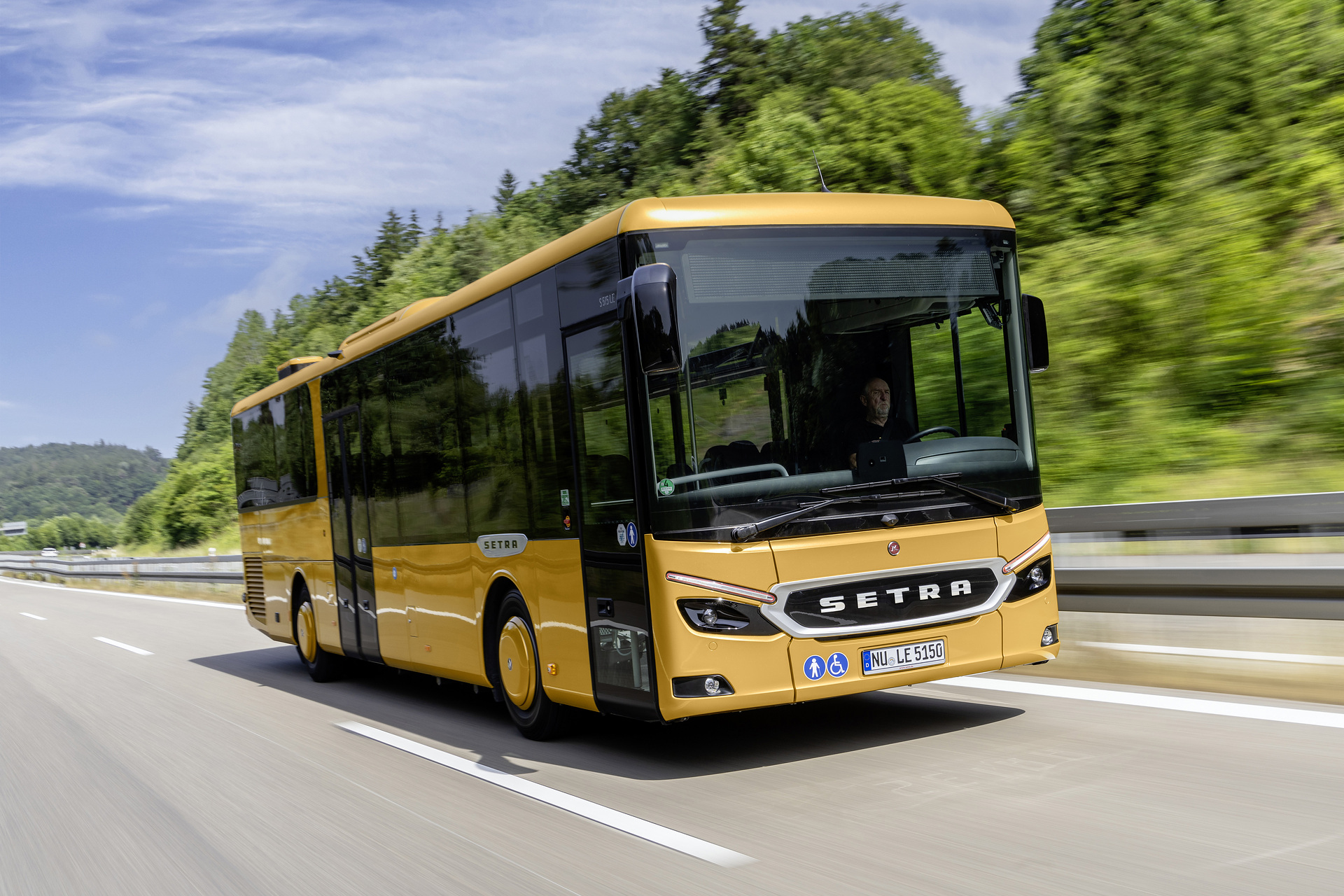 Setra MultiClass 500 LE, S 515 LE, Honiggelb metallic Pressefahrt Schwäbisch Gmünd: Die neue Setra MultiClass 500 LE