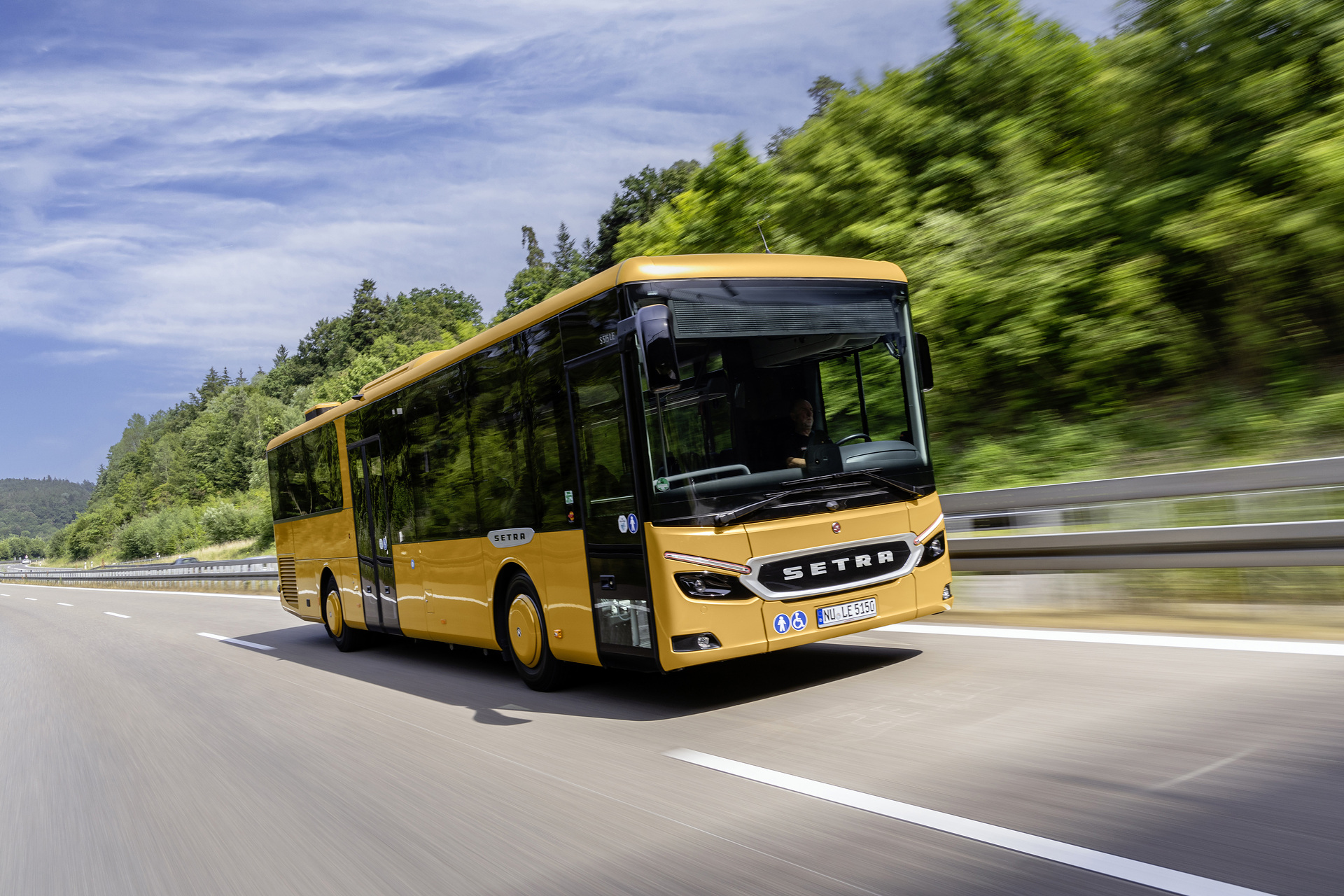 Setra MultiClass 500 LE, S 515 LE, Honiggelb metallic Pressefahrt Schwäbisch Gmünd: Die neue Setra MultiClass 500 LE