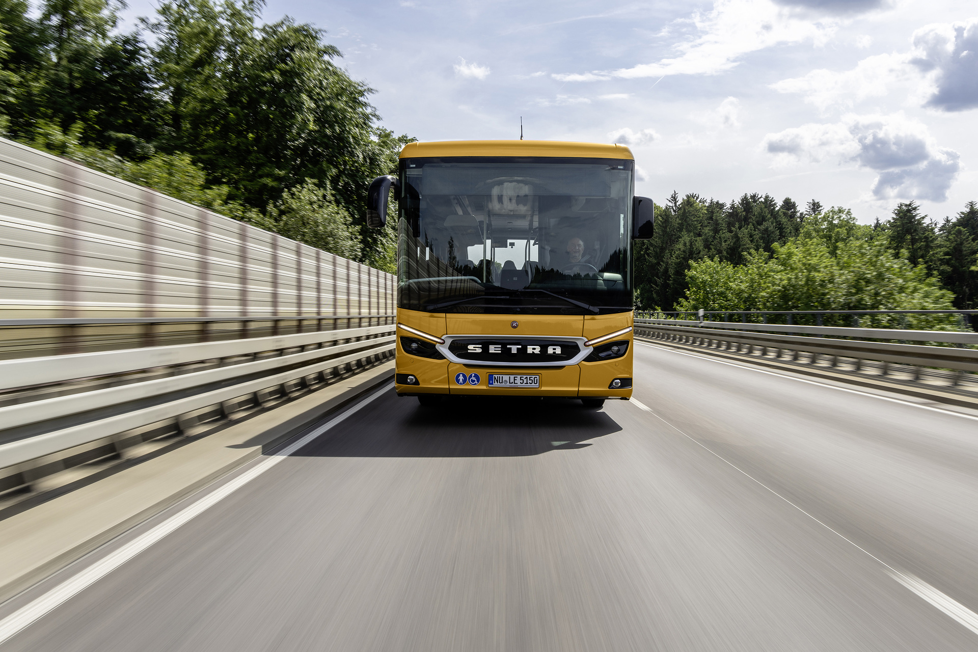 Setra MultiClass 500 LE, S 515 LE, Honiggelb metallic Pressefahrt Schwäbisch Gmünd: Die neue Setra MultiClass 500 LE