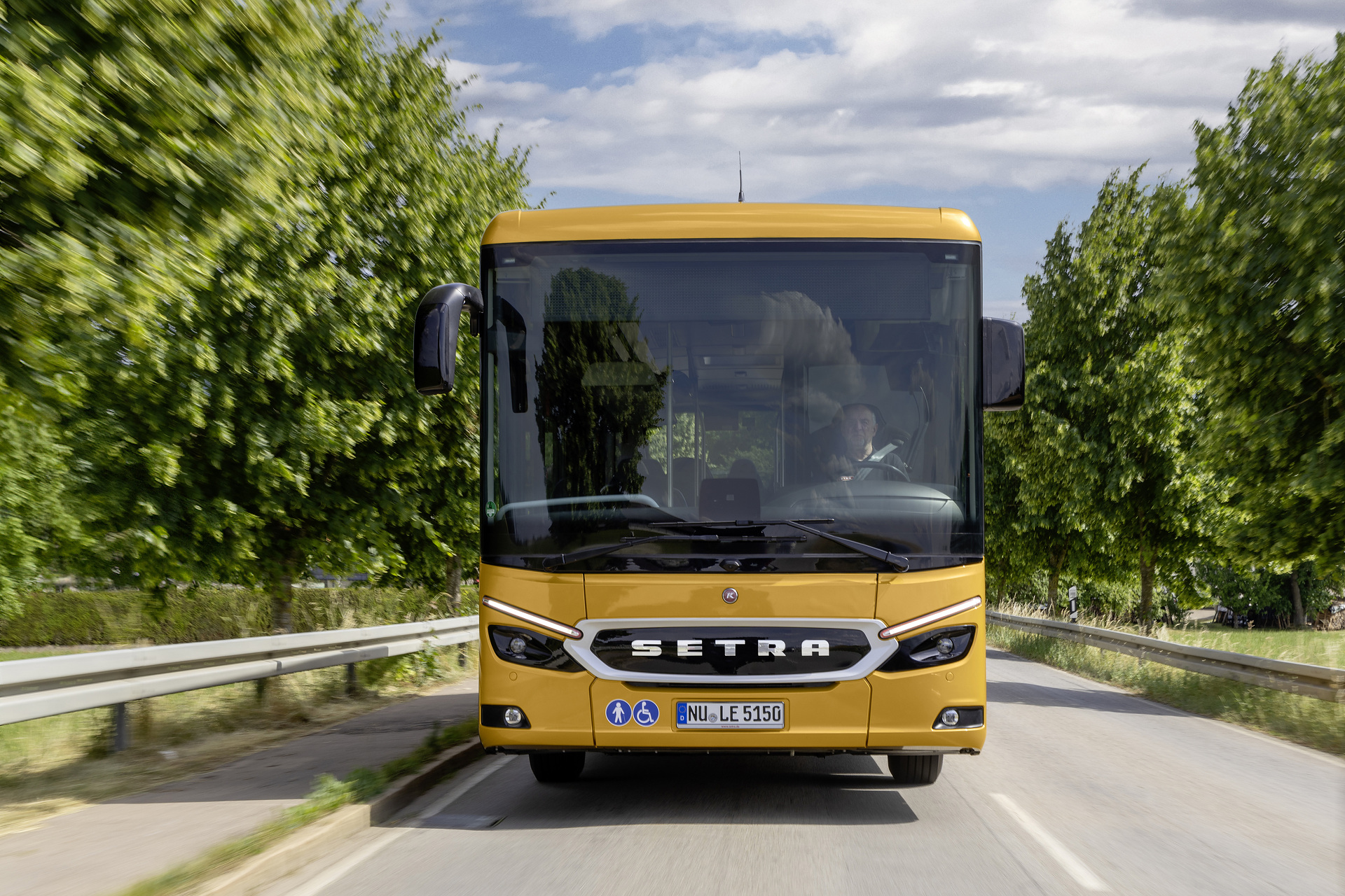 Setra MultiClass 500 LE, S 515 LE, Honiggelb metallic Pressefahrt Schwäbisch Gmünd: Die neue Setra MultiClass 500 LE