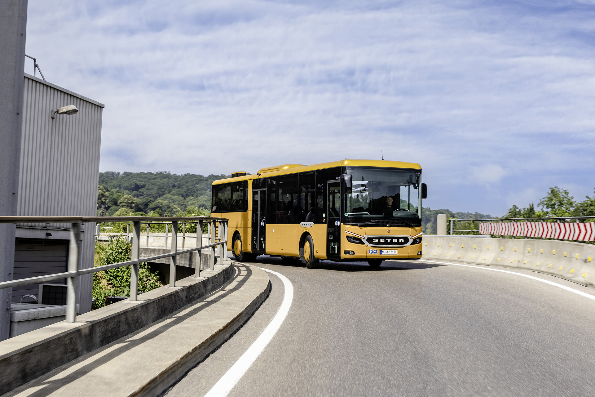 Setra MultiClass 500 LE, S 515 LE, Honiggelb metallic Pressefahrt Schwäbisch Gmünd: Die neue Setra MultiClass 500 LE