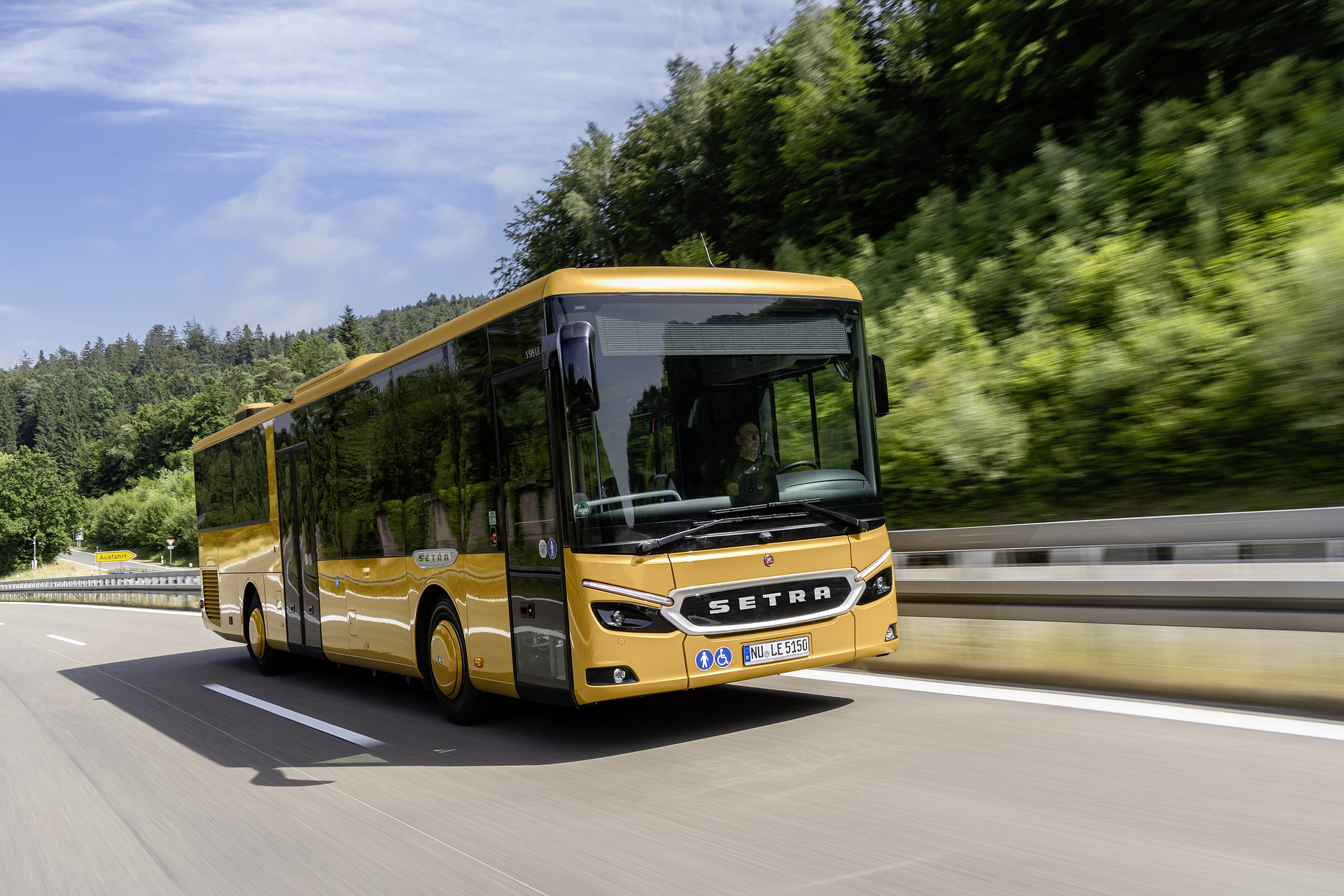 Setra MultiClass 500 LE, S 515 LE, Honiggelb metallic Pressefahrt Schwäbisch Gmünd: Die neue Setra MultiClass 500 LE