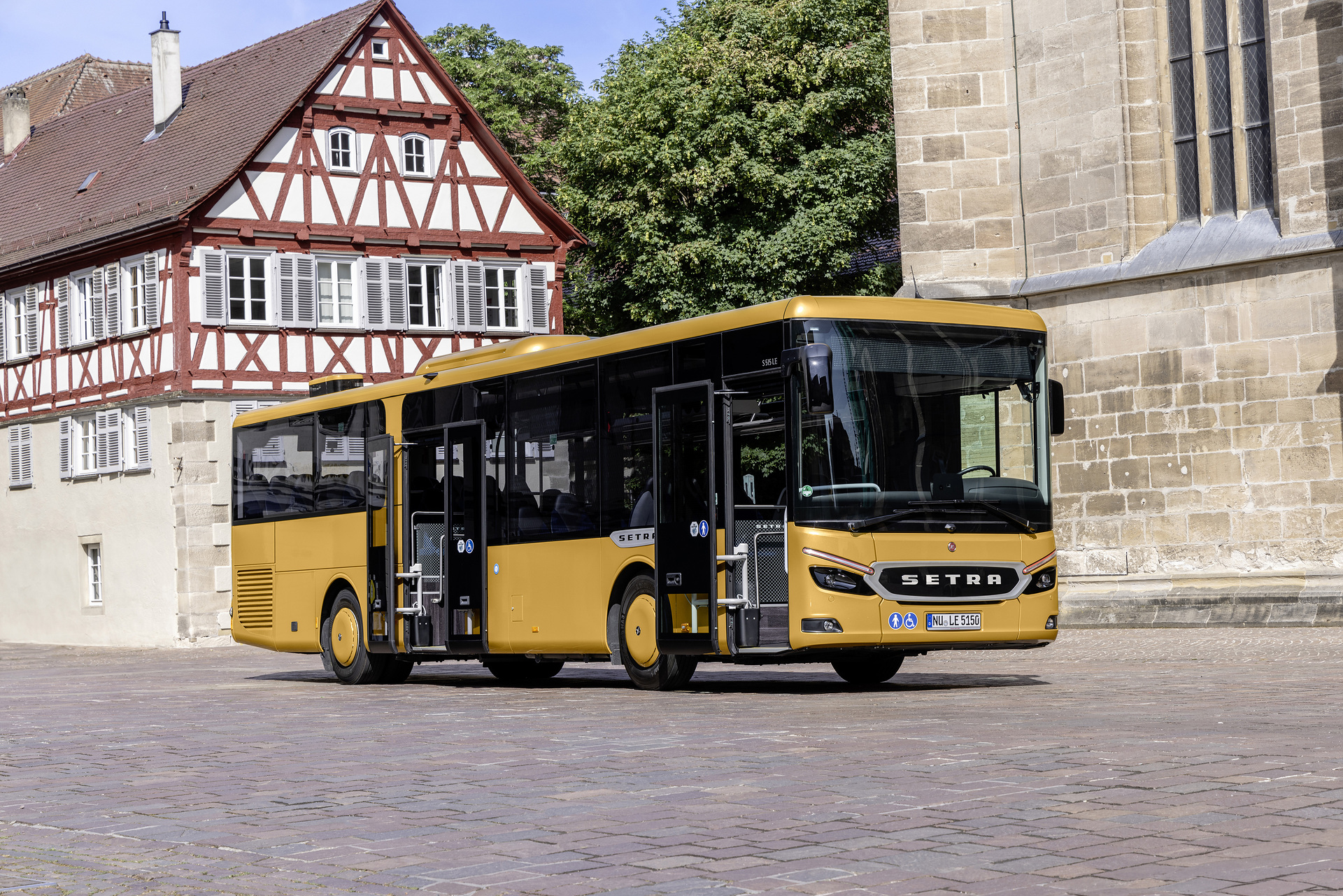 Setra MultiClass 500 LE, S 515 LE, Honiggelb metallic Pressefahrt Schwäbisch Gmünd: Die neue Setra MultiClass 500 LE