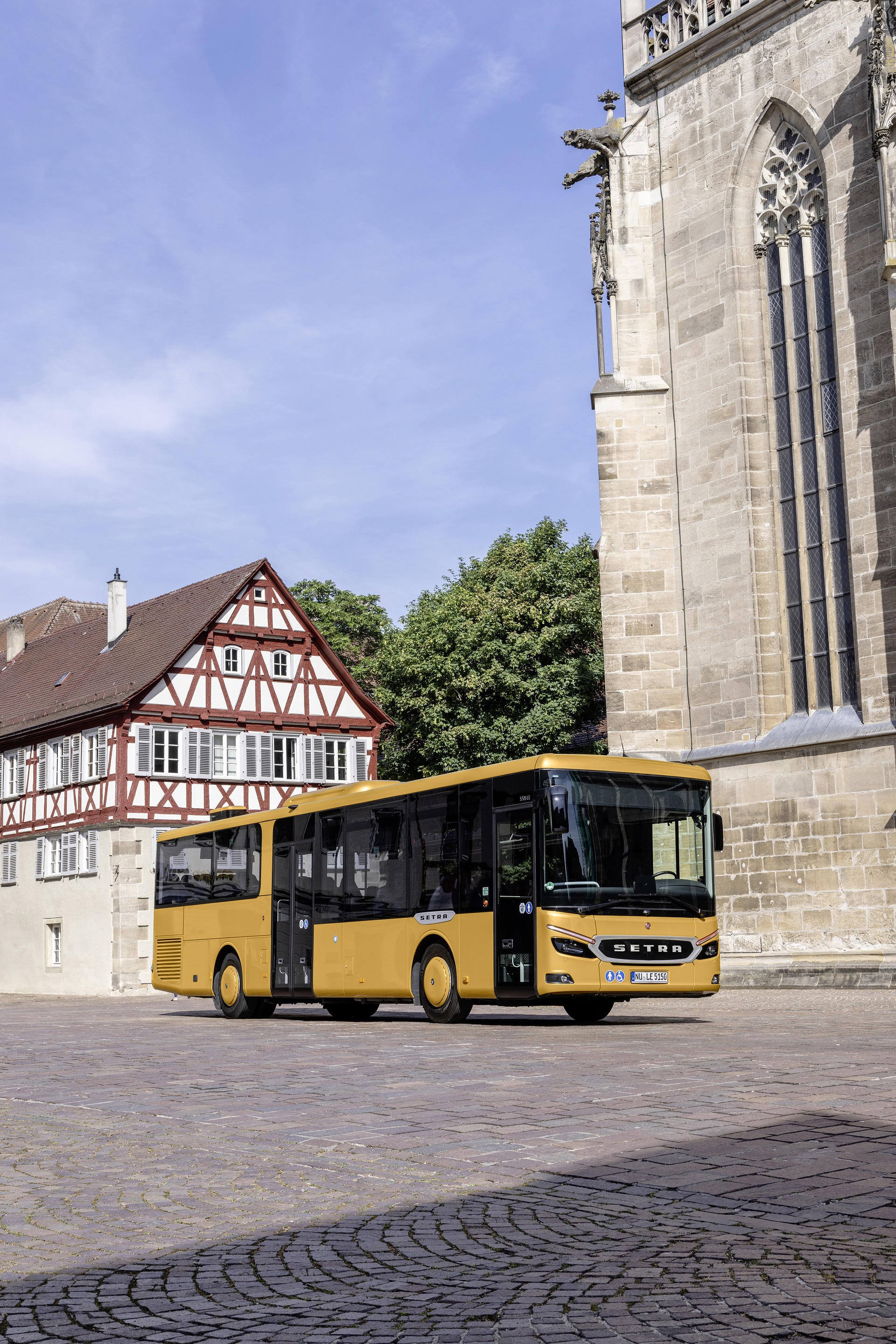 Setra MultiClass 500 LE, S 515 LE, Honiggelb metallic Pressefahrt Schwäbisch Gmünd: Die neue Setra MultiClass 500 LE