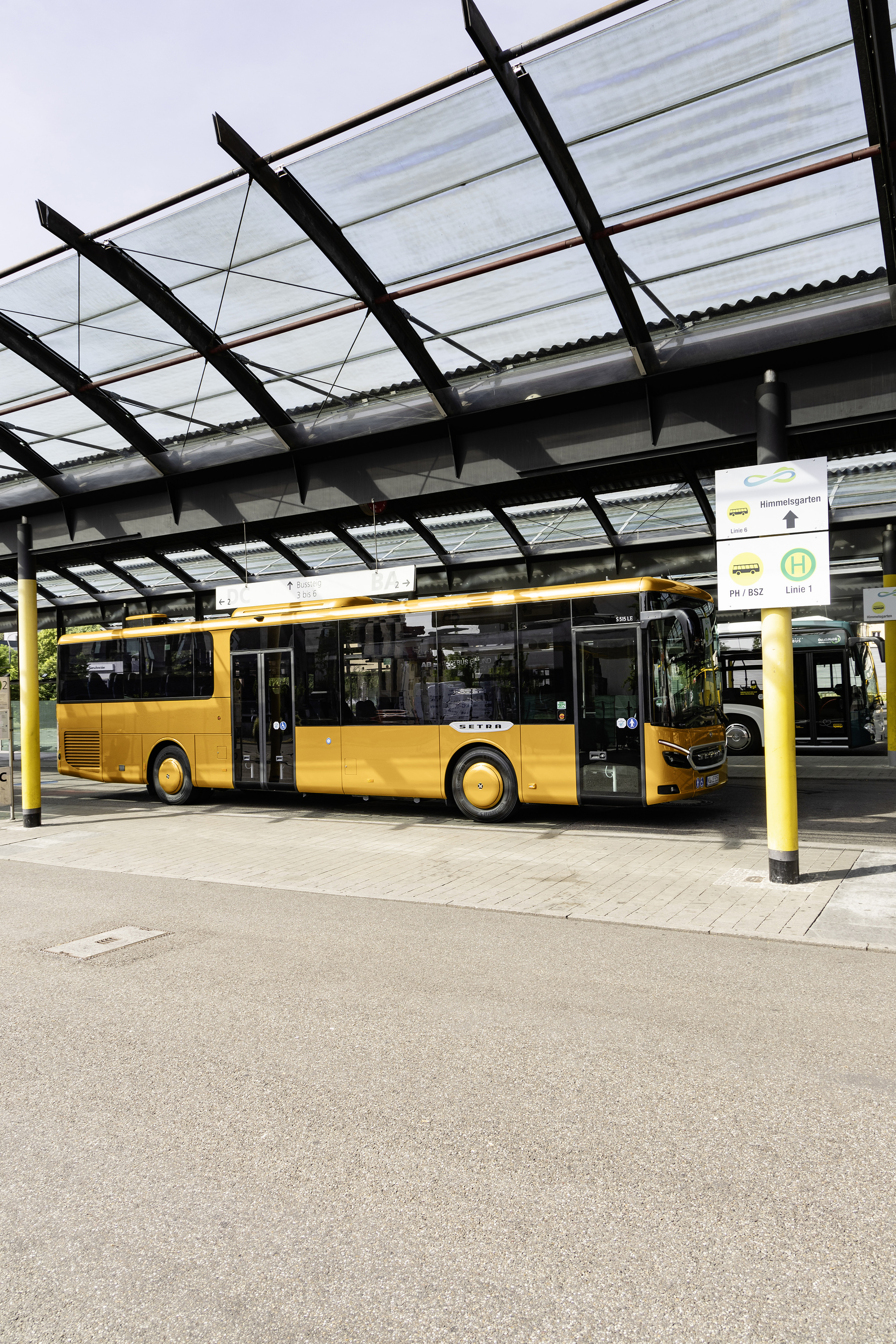 Setra MultiClass 500 LE, S 515 LE, Honiggelb metallic Pressefahrt Schwäbisch Gmünd: Die neue Setra MultiClass 500 LE