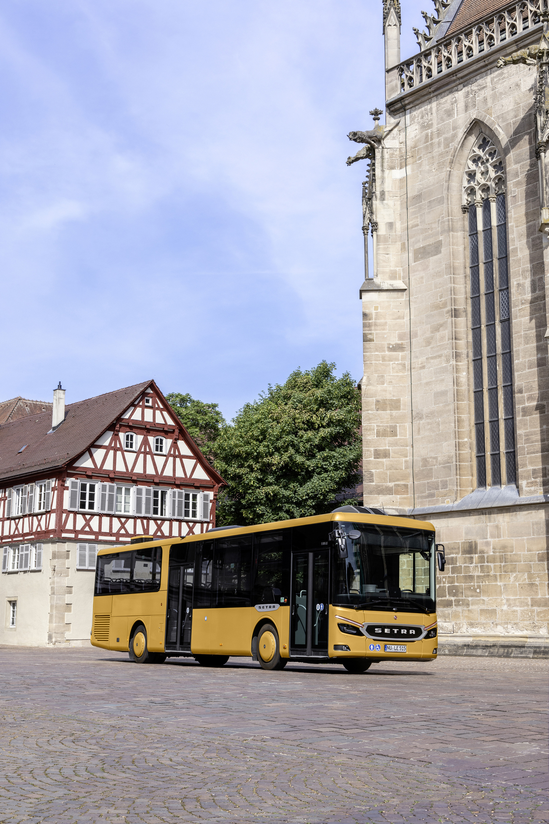 Setra MultiClass 500 LE, S 515 LE, Honiggelb metallic Pressefahrt Schwäbisch Gmünd: Die neue Setra MultiClass 500 LE