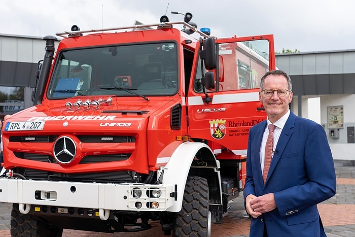 Acht neue, vollausgestattete Tanklöschfahrzeuge auf Unimog-Basis für den rheinland-pfälzischen Katastrophenschutz