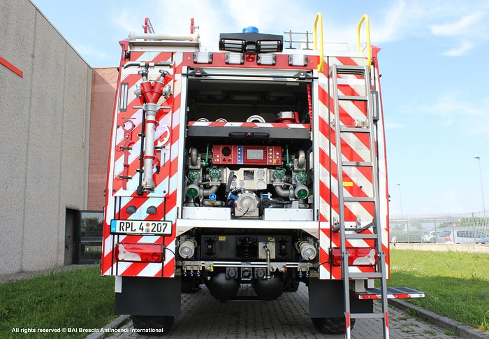 Acht neue, vollausgestattete Tanklöschfahrzeuge auf Unimog-Basis für den rheinland-pfälzischen Katastrophenschutz