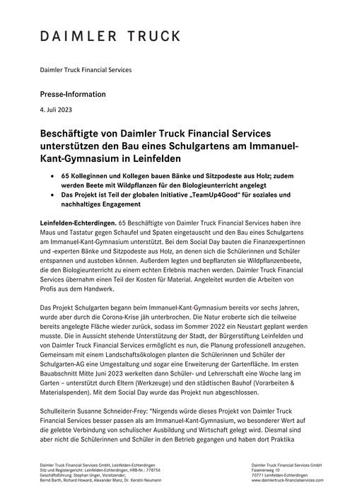 Beschäftigte von Daimler Truck Financial Services unterstützen den Bau eines Schulgartens