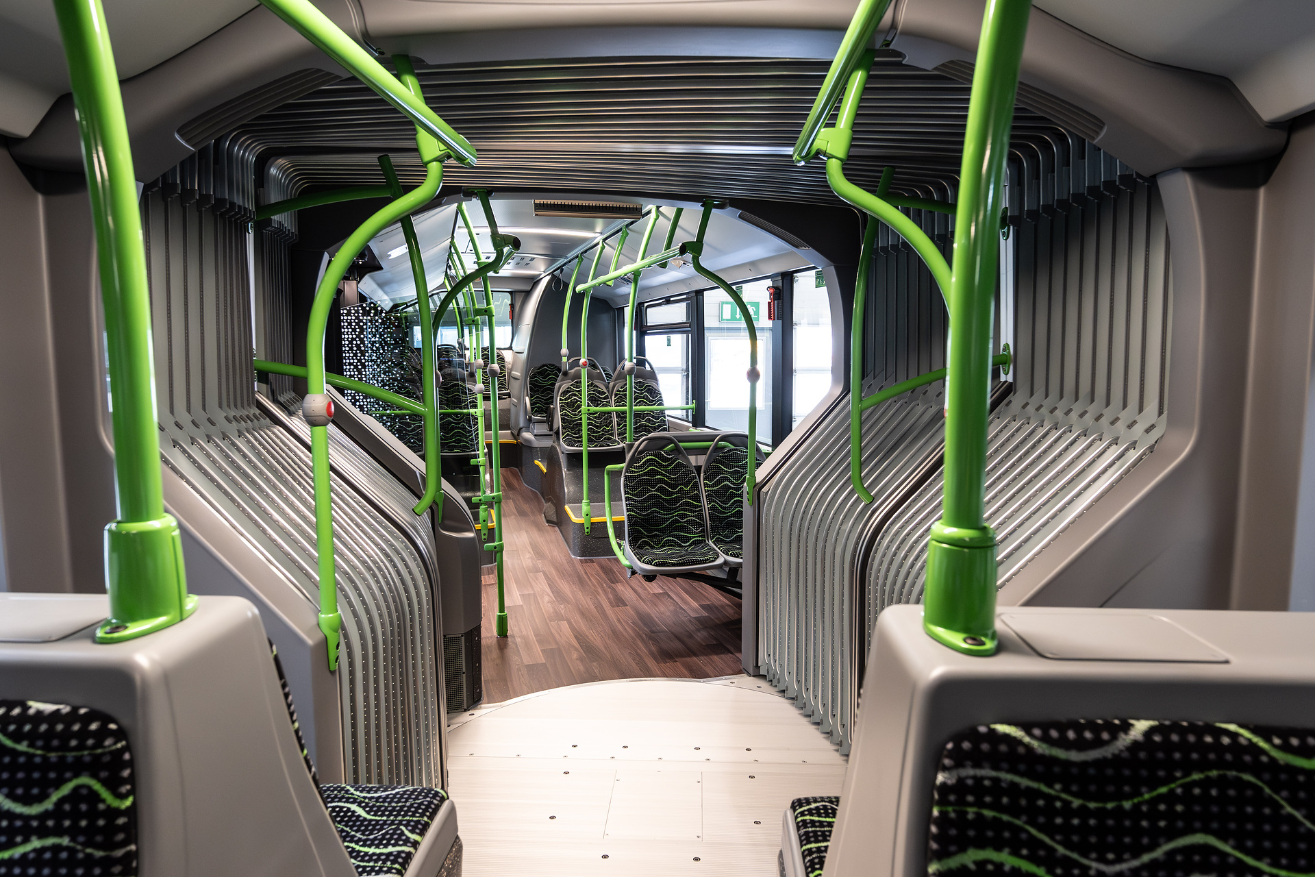 Fahrzeugübergabe Lyst-Reisen 34 Citaro in drei Jahren: Lyst-Reisen modernisiert Fuhrpark mit zehn weiteren Mercedes-Benz Stadtbussen