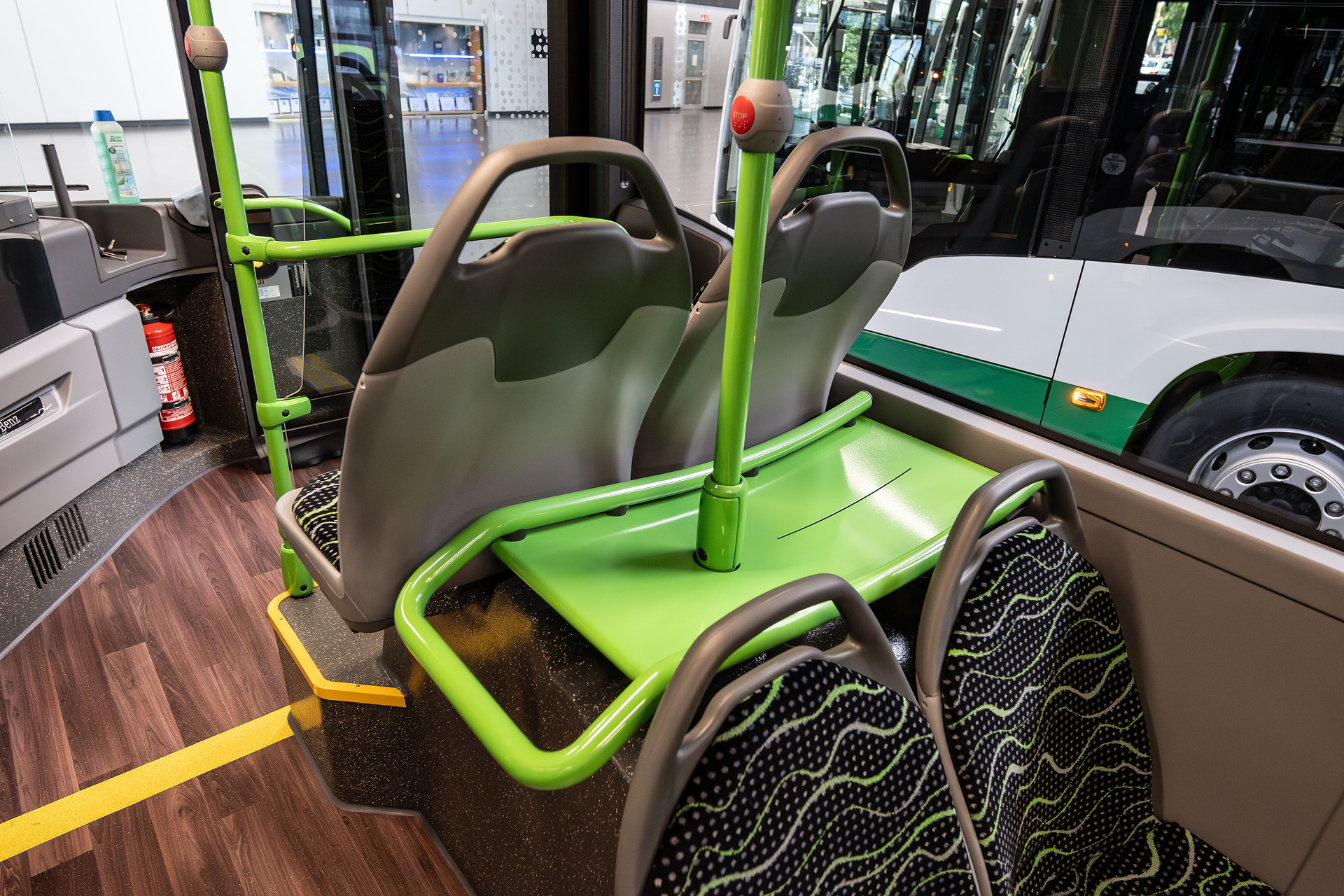 Fahrzeugübergabe Lyst-Reisen 34 Citaro in drei Jahren: Lyst-Reisen modernisiert Fuhrpark mit zehn weiteren Mercedes-Benz Stadtbussen