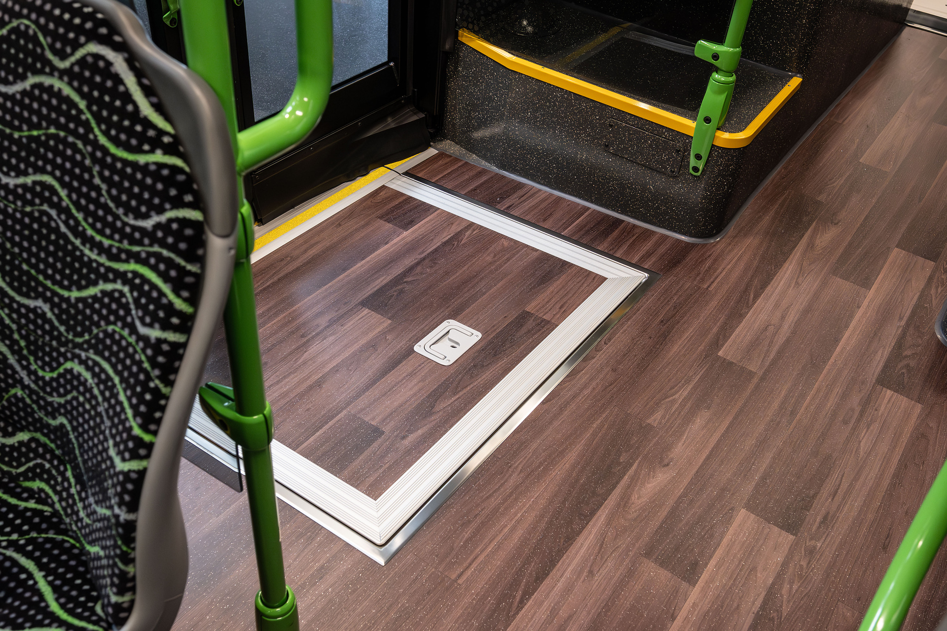 Fahrzeugübergabe Lyst-Reisen 34 Citaro in drei Jahren: Lyst-Reisen modernisiert Fuhrpark mit zehn weiteren Mercedes-Benz Stadtbussen