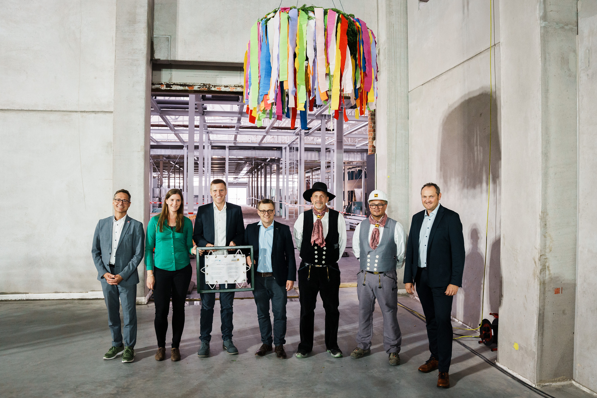 Mercedes-Benz Werk Mannheim feiert Richtfest des InnoLab Battery – Aufbau der Pilotlinie kann beginnen
