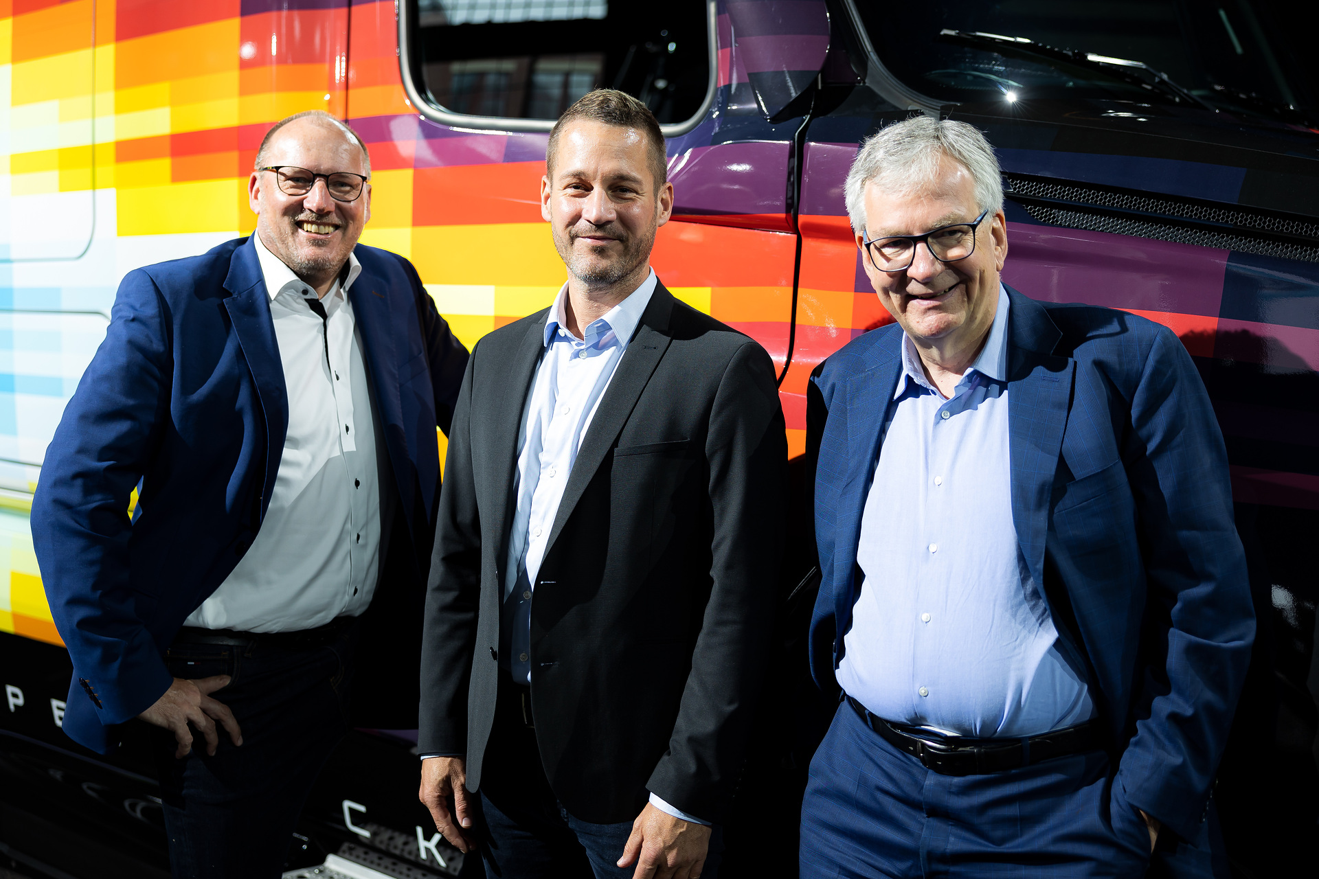 Jochen Goetz, Dr. Andreas Gorbach, Martin Daum in front of the Freightliner Supertruck II at Capital Market Day 2023 Daimler Truck Capital Market Day 2023 - Transforming for sustainable growth
