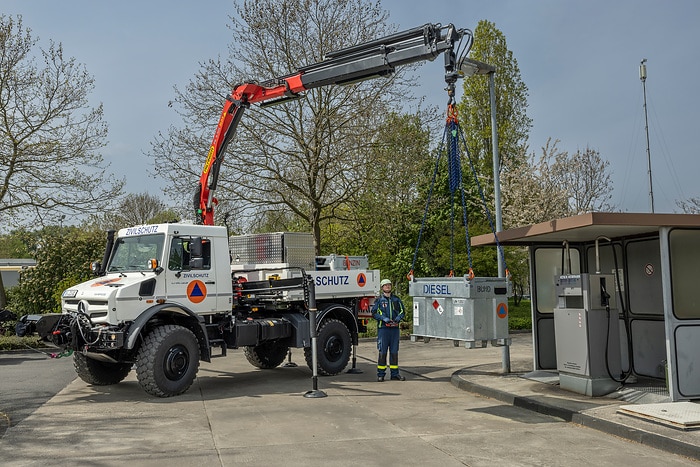 Erprobungseinsatz für den Zivilschutz im Ernstfall: BBK lotet Einsetzbarkeit hochgeländegängiger Unimog aus