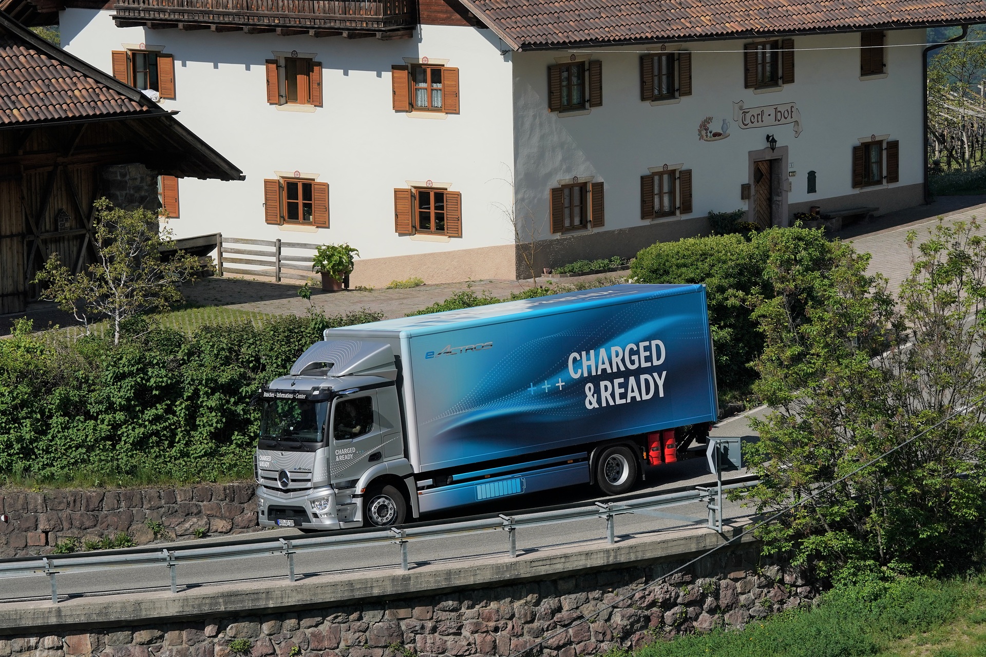eActros- JOURN.e erfolgreich beendet: E-Lkw mit Stern kehren nach über 5.000 Kilometer ins Werk Wörth zurück