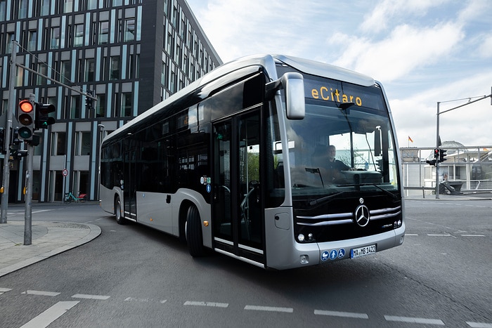 Daimler Buses auf der Messe Busworld Europe 2023 in Brüssel: Elektromobilität, Sicherheit und Nachhaltigkeit im Mittelpunkt