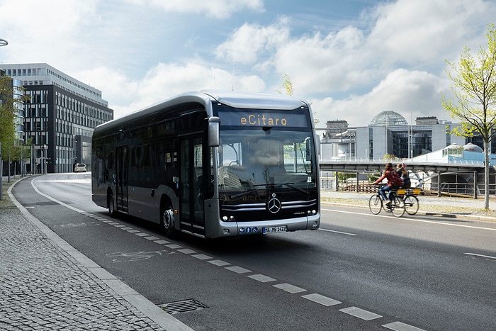 Daimler Buses auf der Messe Busworld Europe 2023 in Brüssel: Elektromobilität, Sicherheit und Nachhaltigkeit im Mittelpunkt