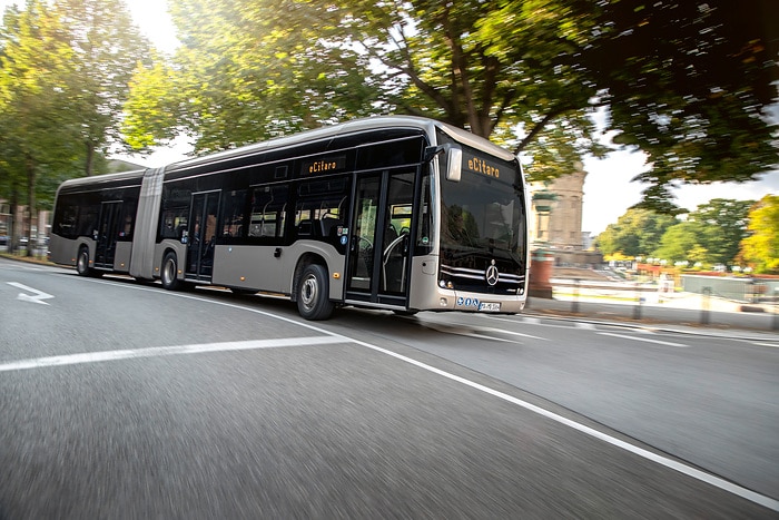 Daimler Buses auf der Messe Busworld Europe 2023 in Brüssel: Elektromobilität, Sicherheit und Nachhaltigkeit im Mittelpunkt