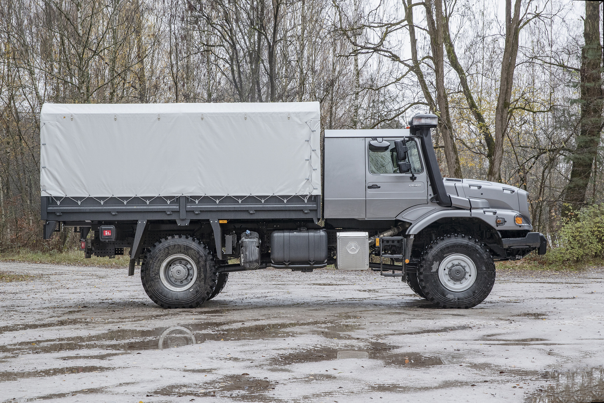 Mercedes-Benz Special Trucks liefert über 100 Zetros Offroad-Lkw an Ukraine