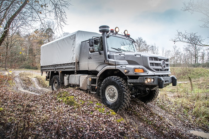 Mercedes-Benz Special Trucks liefert über 100 Zetros Offroad-Lkw an Ukraine