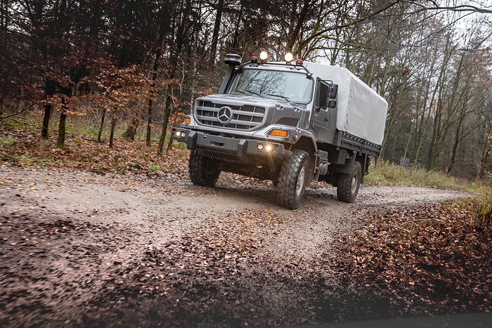 Mercedes-Benz Special Trucks liefert über 100 Zetros Offroad-Lkw an Ukraine