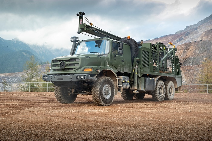 Mercedes-Benz Special Trucks liefert über 100 Zetros Offroad-Lkw an Ukraine