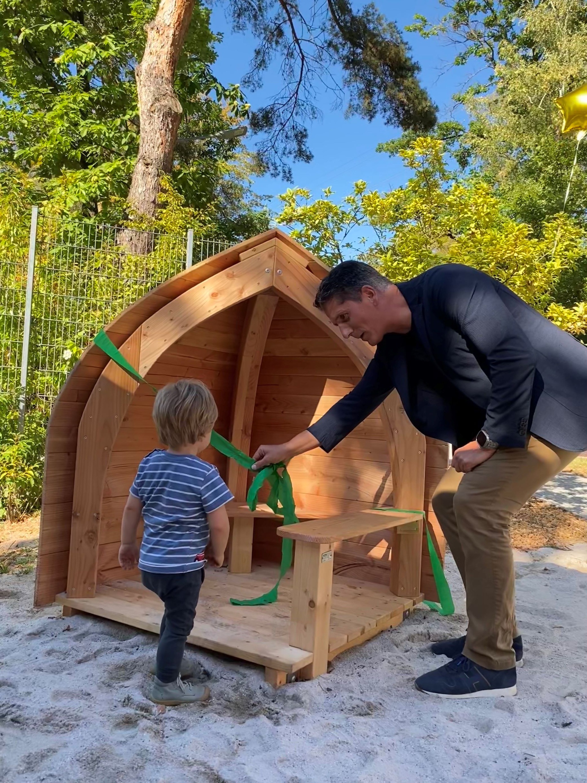 Thomas Twork, Standortverantwortlicher Mercedes-Benz Werk Gaggenau beim 15-jährigen Jubiläum der Kindergrippe "sternchen" Die Kinderkrippe „sternchen“ am Standort des Mercedes-Benz Werks Gaggenau feiert 15-jähriges Jubiläum