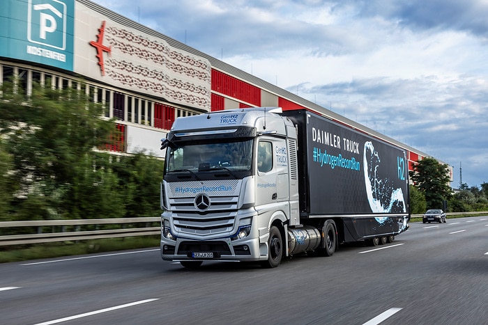 Daimler Truck #HydrogenRecordRun: Mercedes-Benz GenH2 Truck knackt 1.000-Kilometer-Marke mit einer Tankfüllung flüssigem Wasserstoff