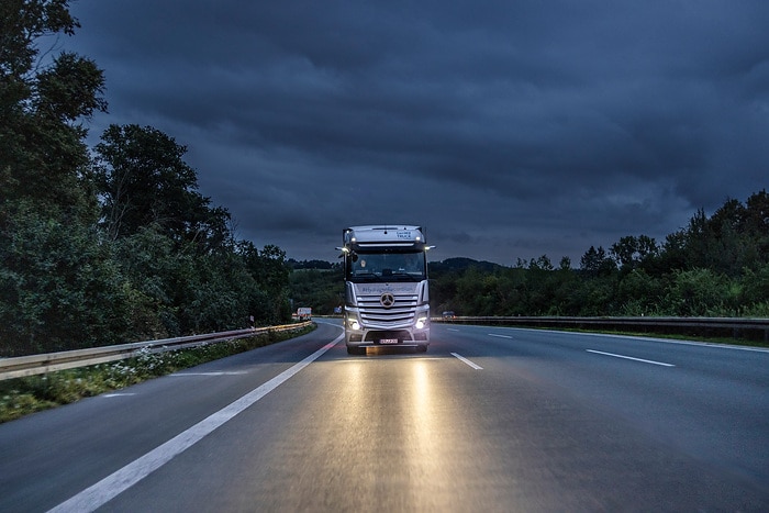 Daimler Truck #HydrogenRecordRun: Mercedes-Benz GenH2 Truck cracks 1,000 kilometer mark with one fill of liquid hydrogen