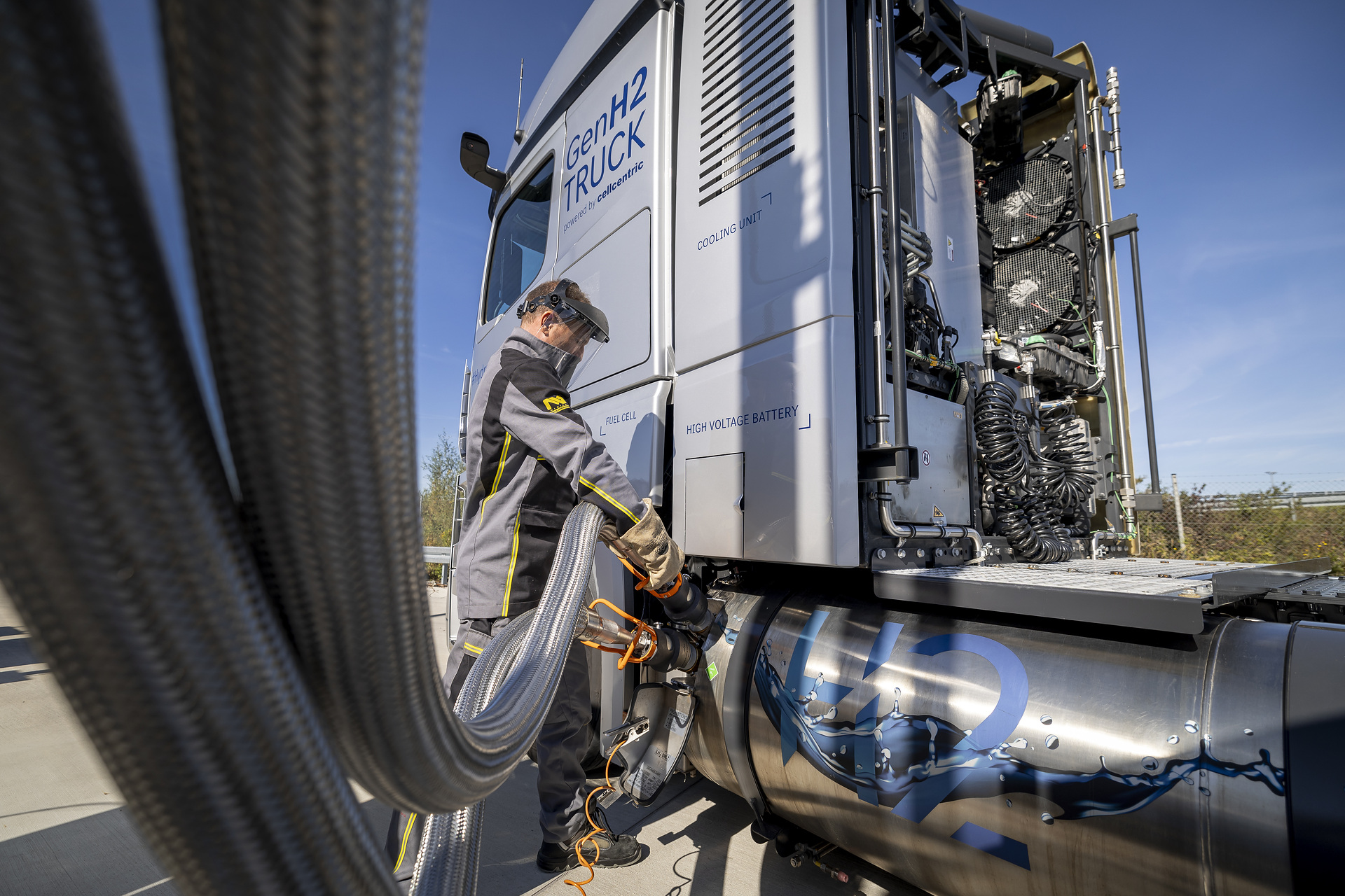 Daimler Truck #HydrogenRecordRun: Mercedes-Benz GenH2 Truck knackt 1.000-Kilometer-Marke mit einer Tankfüllung flüssigem Wasserstoff