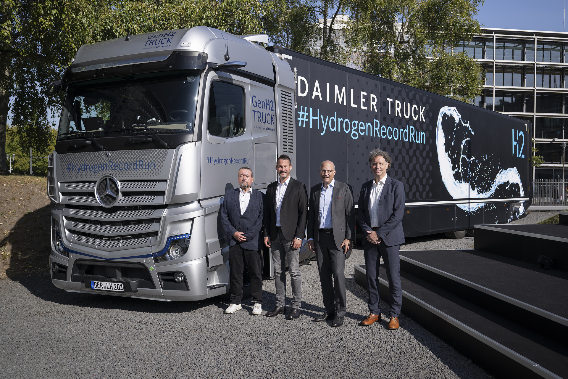 Daimler Truck #HydrogenRecordRun: Mercedes-Benz GenH2 Truck knackt 1.000-Kilometer-Marke mit einer Tankfüllung flüssigem Wasserstoff