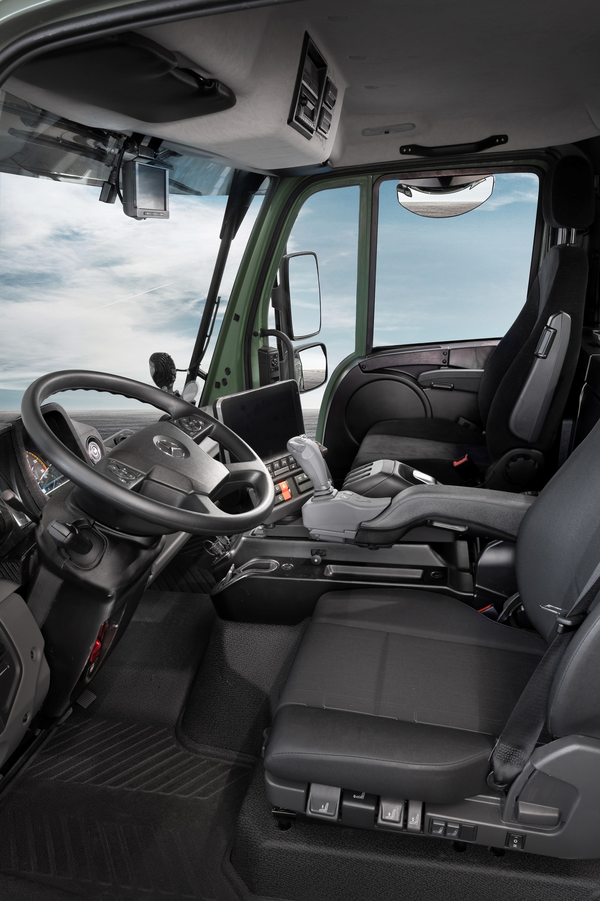 Neues Bediensystem UNI-TOUCH für Unimog Geräteträger Neues Bediensystem UNI-TOUCH für Unimog Geräteträger – Intuitiv, flexibel, ohne Schnickschnack