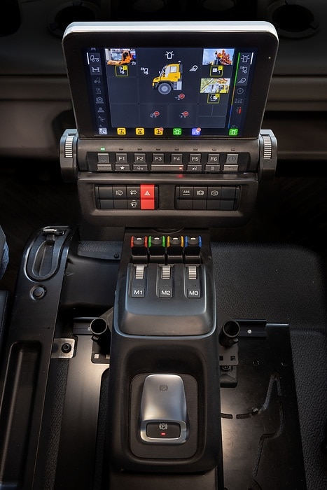 Neues Bediensystem UNI-TOUCH für Unimog Geräteträger – Intuitiv, flexibel, ohne Schnickschnack