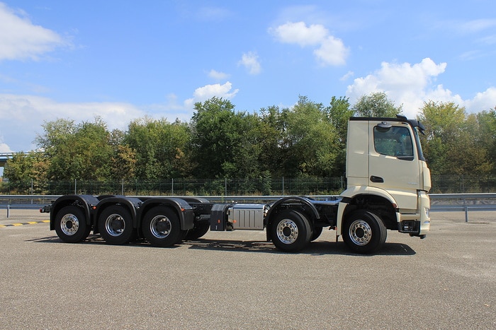 Das Besondere ist hier Routine: Mercedes-Benz Lkw-Manufaktur liefert 300.000stes spezialgefertigtes Fahrzeug aus