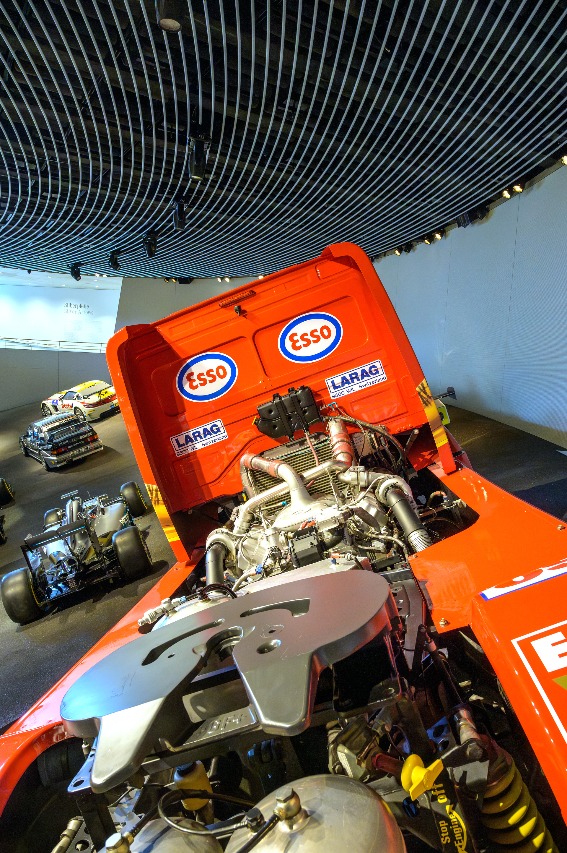 Five-tonne racing truck with 1,100 kW (1,496 hp) and 160 km/h