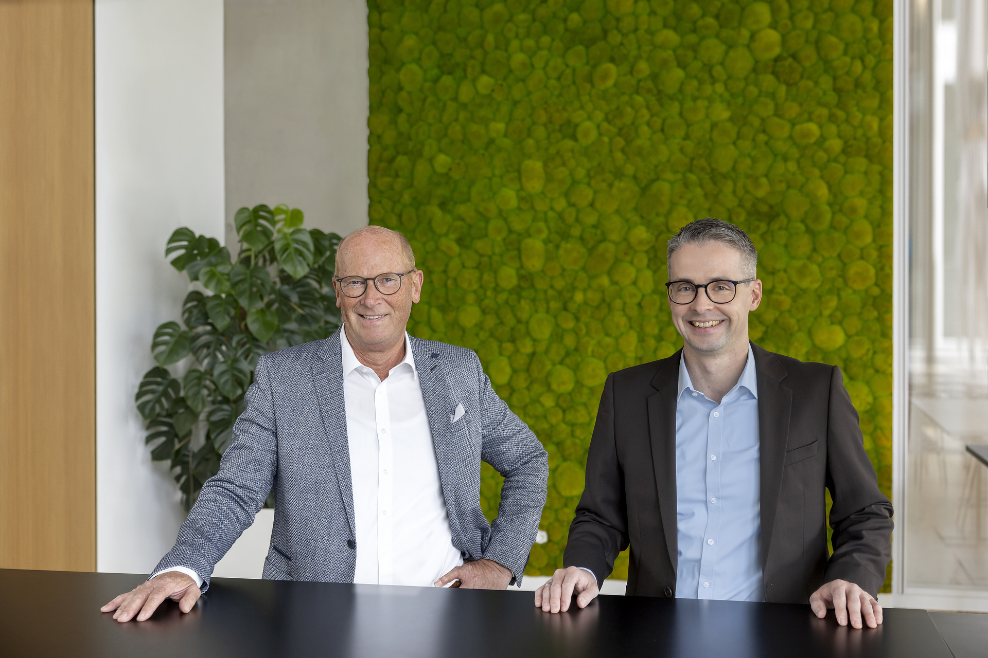 v.l.n.r. Thomas Neckenich, Geschäftsführer WärmeWerkWörth; Stefan Ertle, Geschäftsführer WärmeWerkWörth Daimler Truck, EnBW und Stadt Wörth am Rhein gründen Joint Venture für Zukunftsprojekt: Nachhaltige Wärmegewinnung durch Geothermie in Wörth