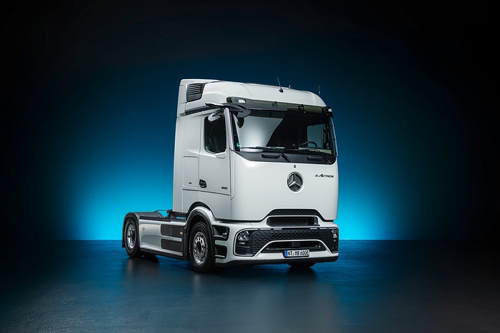 Mercedes-Benz Trucks feiert Weltpremiere des batterieelektrischen Fernverkehrs-Lkw eActros 600