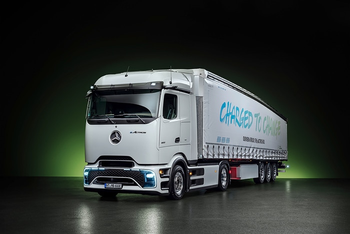 Mercedes-Benz Trucks feiert Weltpremiere des batterieelektrischen Fernverkehrs-Lkw eActros 600